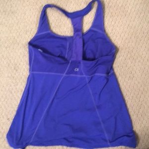 GapFit Workout top